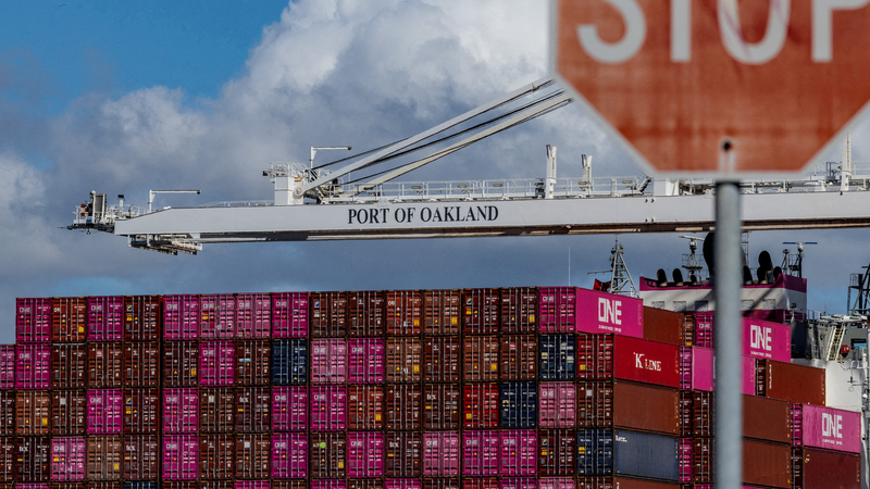 Americans_React_to_Trump_s__Liberation_Day__Tariffs_poster - News for amigos, by amigos Americans_React_to_Trump_s__Liberation_Day__Tariffs video poster