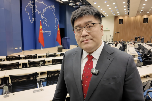 Beijing Vows Strong Response to 84% U.S. Tariffs Beijing_Vows_Strong_Response_to_84__U_S__Tariffs video poster
