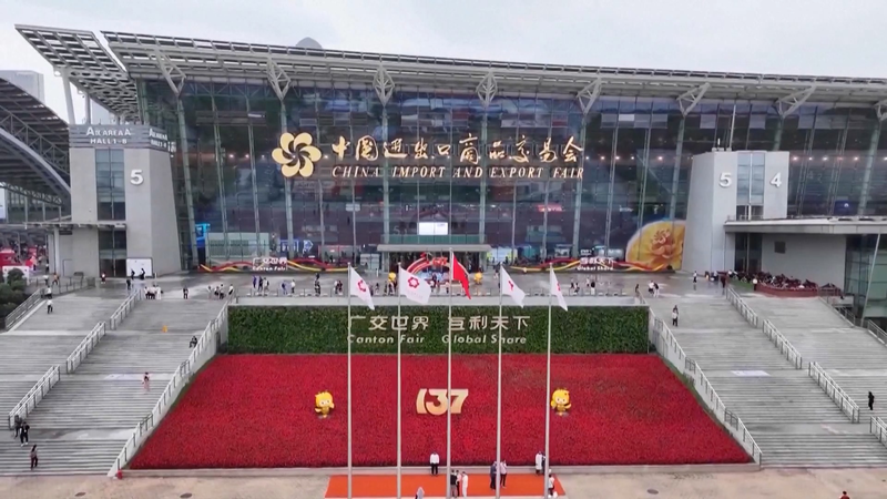 Canton_Fair_Surges__58__Increase_in_Overseas_Buyers video poster