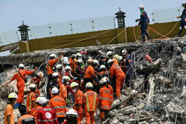 China Dispatches 2nd Batch of Earthquake Relief Aid to Myanmar China_Dispatches_2nd_Batch_of_Earthquake_Relief_Aid_to_Myanmar