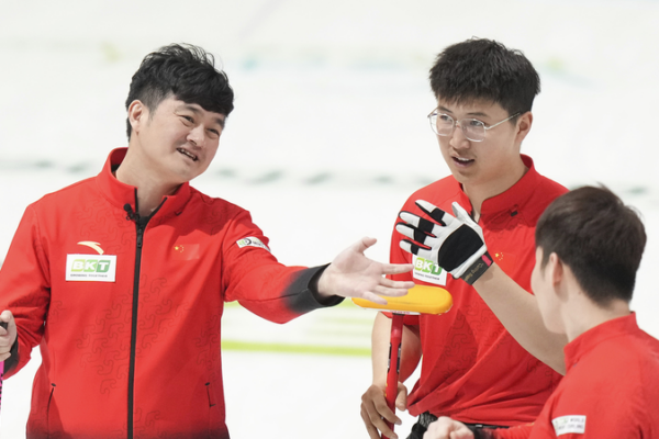 China Secures 8th Win, Eyes Olympic Dreams at Curling Championship China_Secures_8th_Win__Eyes_Olympic_Dreams_at_Curling_Championship