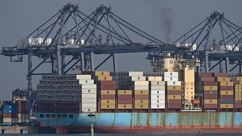 Chinese_Mainland_Finance_Urges_Equal_Tariff_Dialogue_poster - News for amigos, by amigos Chinese_Mainland_Finance_Urges_Equal_Tariff_Dialogue video poster