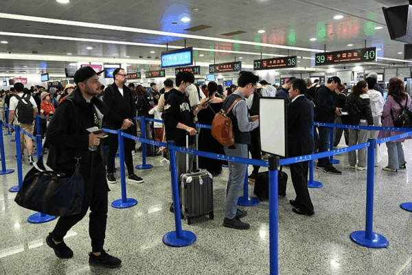 Chinese Mainland May Day Surge: 2.15M Daily Border Crossings Chinese_Mainland_May_Day_Surge__2_15M_Daily_Border_Crossings video poster