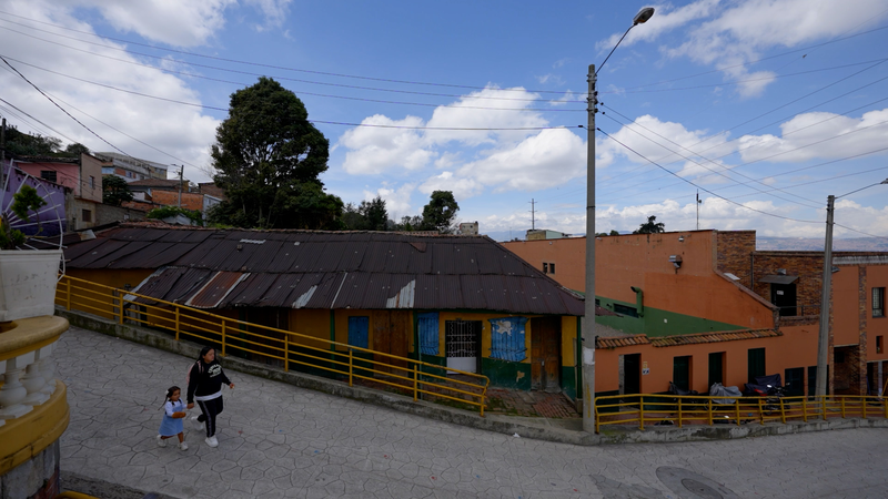 Colombia_Aims_to_End_Neighborhood_Based_Social_Class_poster - News for amigos, by amigos Colombia_Aims_to_End_Neighborhood_Based_Social_Class video poster