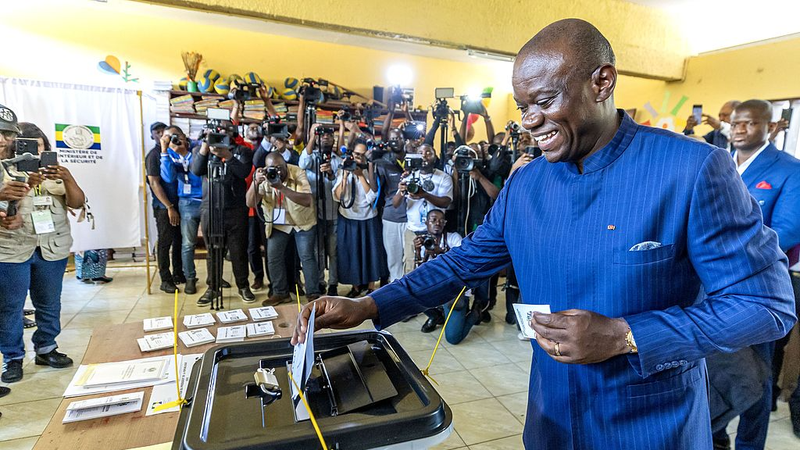 Diplomacy_on_Stage__Special_Envoy_Mu_Hong_Heads_to_Gabon_Inauguration