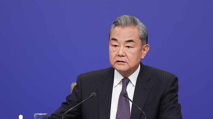 F72FUK2CW3R8O3LXRYPK - News for amigos, by amigos Wang Yi’s 5 Bold Questions on U.S. Tariffs Spark Global Debate