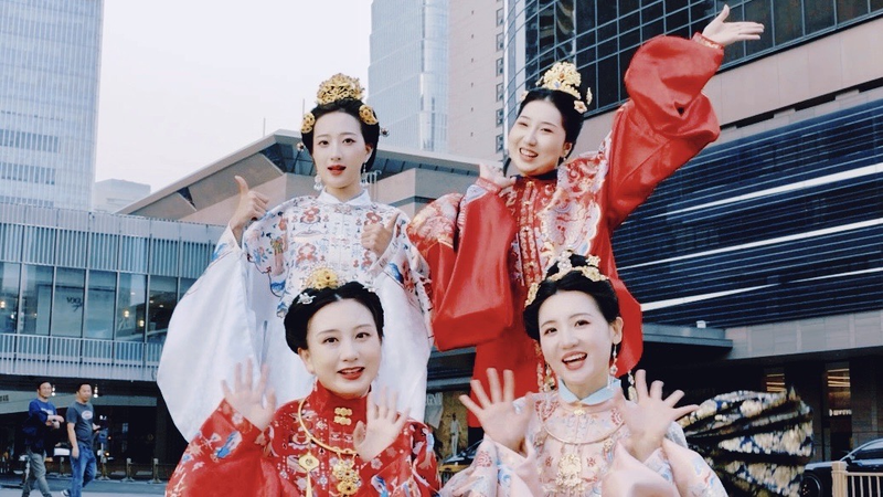Hanfu_Revival__Youth_and_Tradition_Shine_in_Modern_Beijing_poster - News for amigos, by amigos Hanfu_Revival__Youth_and_Tradition_Shine_in_Modern_Beijing video poster