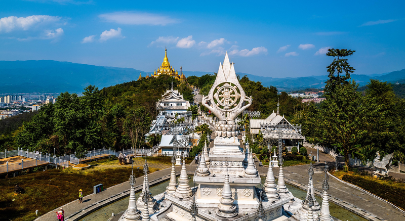 Menghuan_Silver_Pagoda__A_Shining_Tribute_to_Dai_Heritage_poster - News for amigos, by amigos Menghuan_Silver_Pagoda__A_Shining_Tribute_to_Dai_Heritage video poster