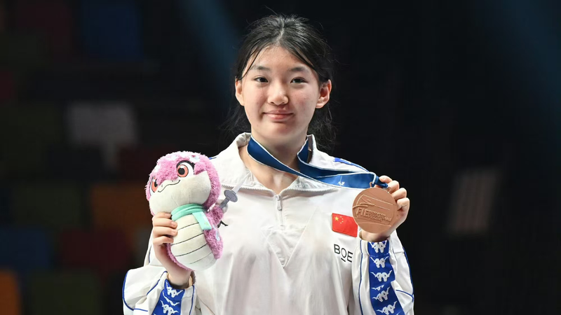 Pan_Qimiao_Battles_Illness_to_Win_Bronze_at_World_Fencing_Champs - News for amigos, by amigos Pan_Qimiao_Battles_Illness_to_Win_Bronze_at_World_Fencing_Champs