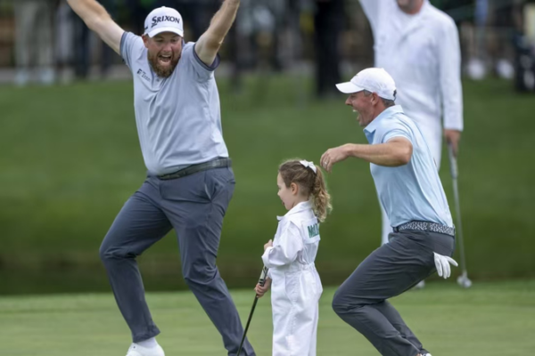 Poppy McIlroy’s Amazing Putt Lights Up Masters Par-3 Contest! Poppy_McIlroy_s_Amazing_Putt_Lights_Up_Masters_Par_3_Contest_