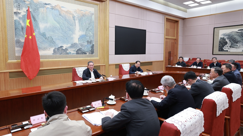 Premier_Li_Qiang_Sparks_Economic_Growth_Dialogue