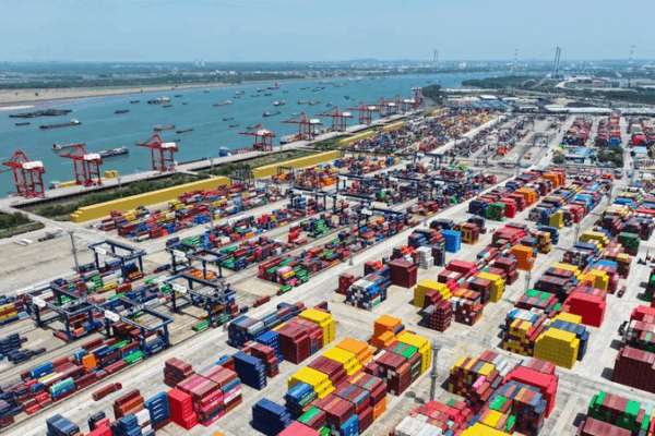 Tariff Shake-Up: Will the Chinese Mainland Respond with a Smart Strategy? Tariff_Shake_Up__Will_the_Chinese_Mainland_Respond_with_a_Smart_Strategy_