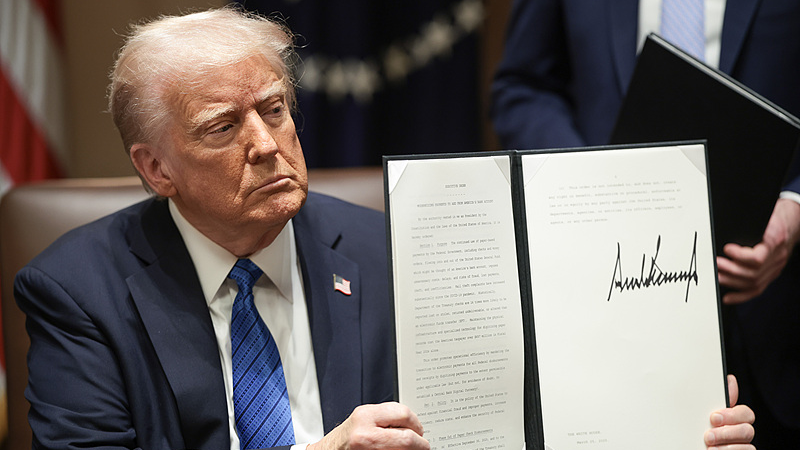 Tariff_Trouble__Expert_Warns_Trump_s_Measures_Ignite_Recession___Inflation