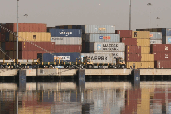 Trade_War_Shakes_Global_Commerce video poster