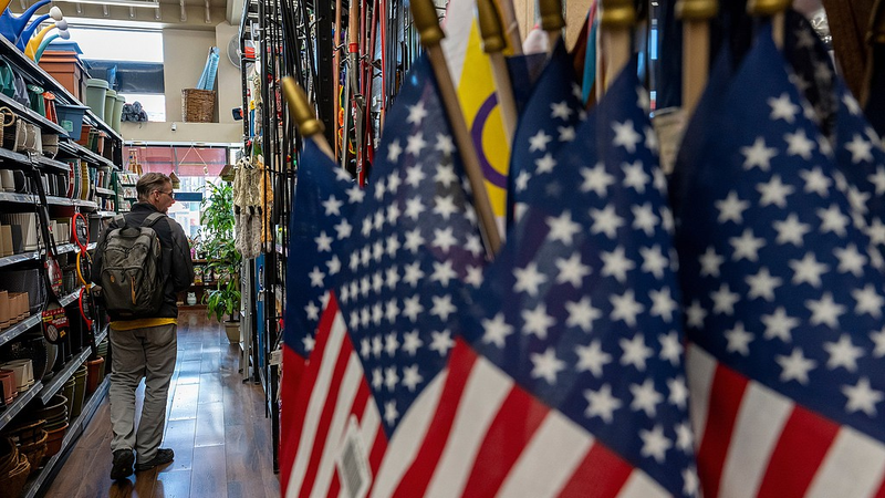 Trump_s_Tariffs__A_Costly_Miscalculation_for_U_S__Consumers_poster - News for amigos, by amigos Trump_s_Tariffs__A_Costly_Miscalculation_for_U_S__Consumers video poster