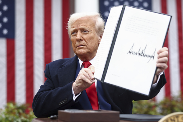 US Trade Wars: How Protectionism Backfires US_Trade_Wars__How_Protectionism_Backfires