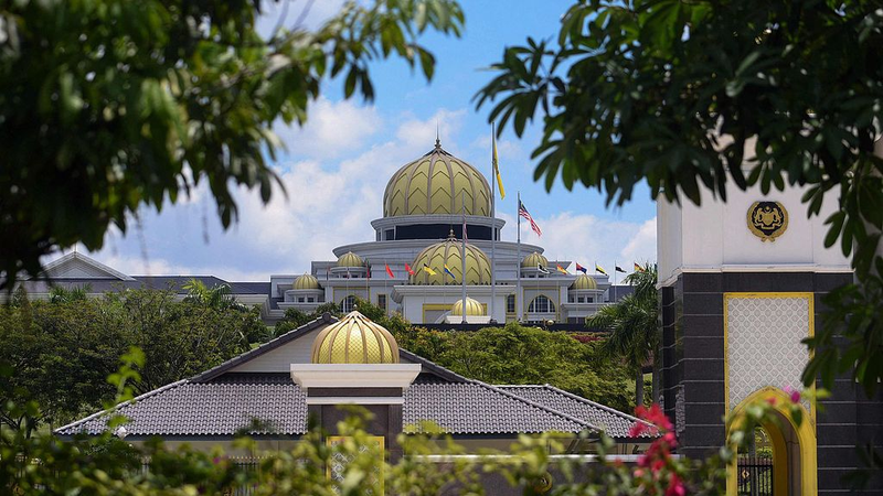 Xi_Jinping_Receives_a_Royal_Welcome_in_Kuala_Lumpur video poster