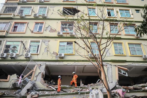 Yangon_Receives_Chinese_Aid_for_Myanmar_Quake video poster