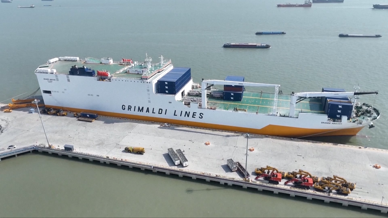Yangtze to Africa: New Direct Shipping Route Sets Sail! Yangtze_to_Africa__New_Direct_Shipping_Route_Sets_Sail_ video poster