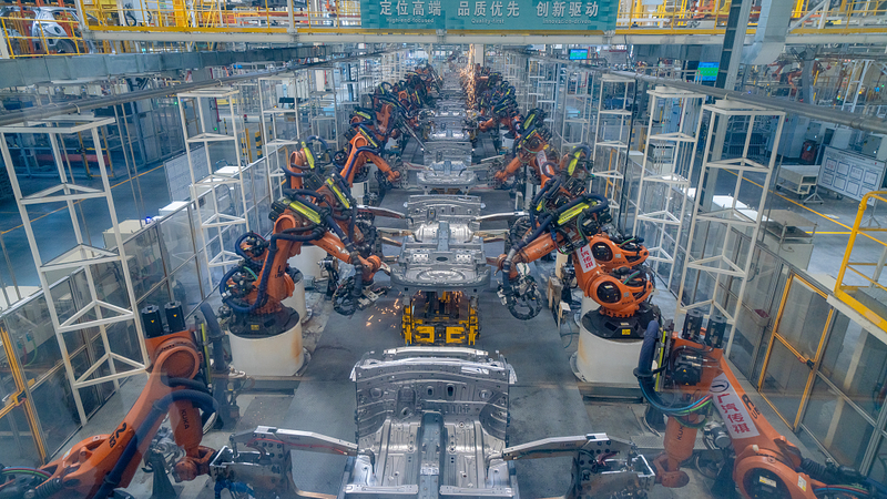 Banks Boost Forecast for the Chinese Mainland’s 2025 Economy