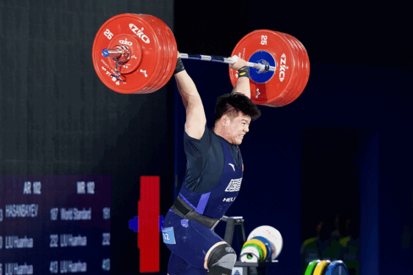 Liu Huanhua Clinches Two Golds in Men’s 102kg at Asian Champs Liu Huanhua Clinches Two Golds in Men’s 102kg at Asian Champs