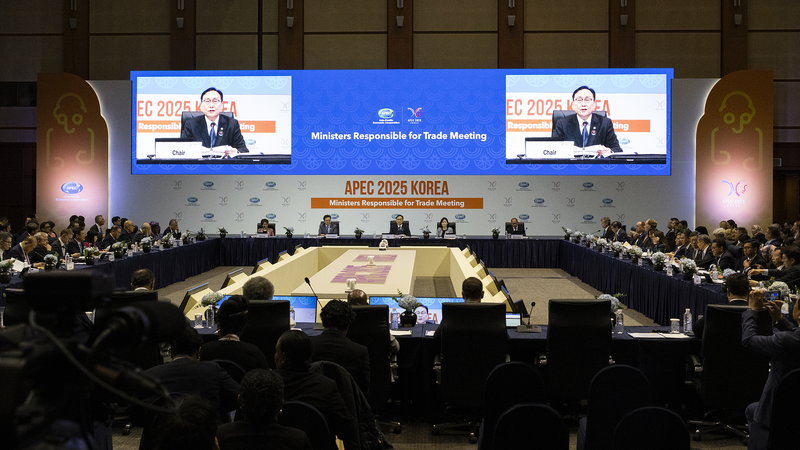 APEC Trade Ministers Ignite New Era in Jeju APEC_Trade_Ministers_Ignite_New_Era_in_Jeju