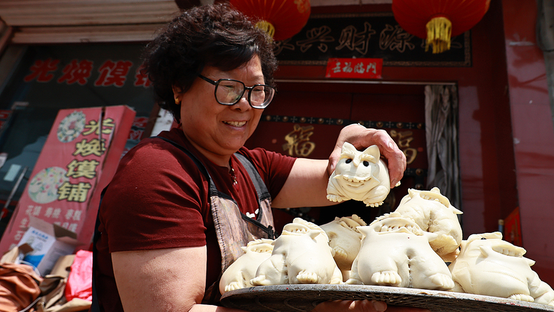 Blessed Buns: Honoring Ancestors with Jinnan Huamo Blessed_Buns__Honoring_Ancestors_with_Jinnan_Huamo