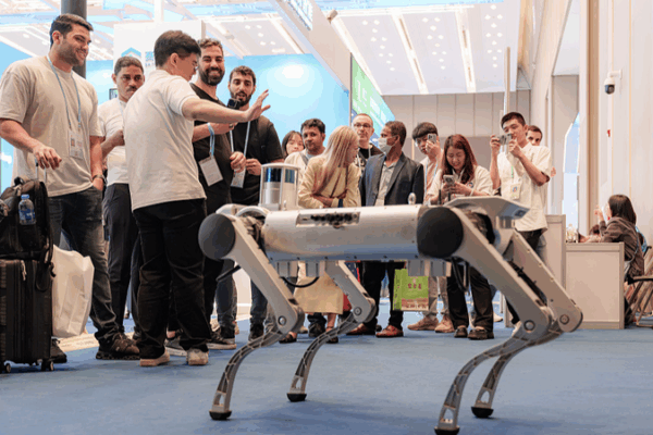 Canton Fair Shows Bold Moves Against U.S. Tariffs Canton_Fair_Shows_Bold_Moves_Against_U_S__Tariffs