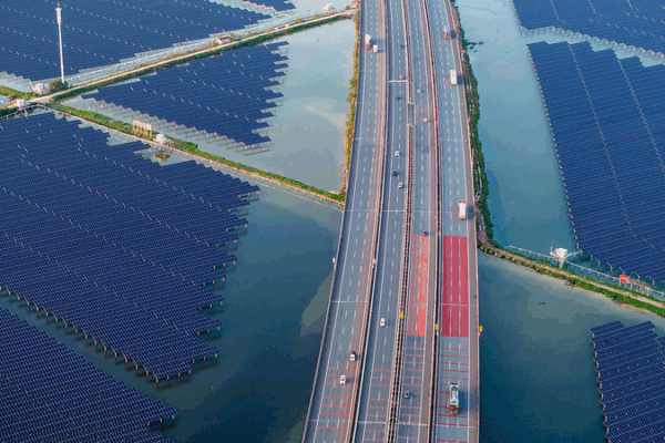 China’s Renewable Energy Revolution: Epic Growth & Tech Breakthroughs China_s_Renewable_Energy_Revolution__Epic_Growth___Tech_Breakthroughs
