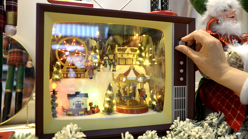 Chinese_Exporters_Pivot_Amid_US_Tariffs video poster