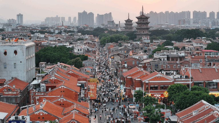 Chinese_Mainland_May_Day__314M_Domestic_Trips_Soar