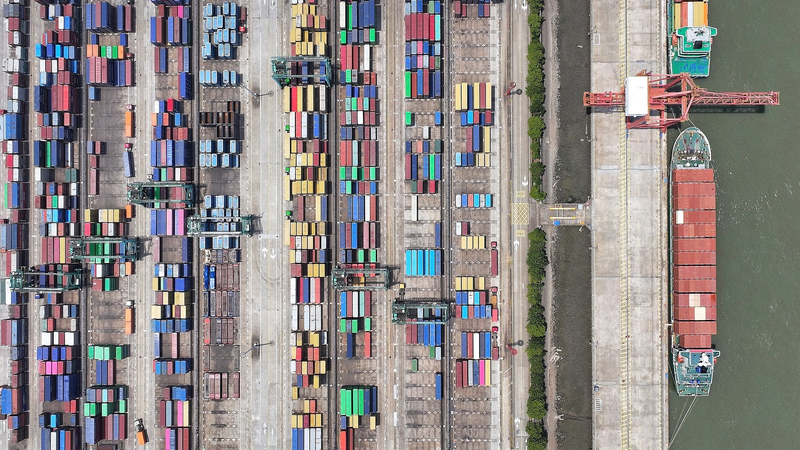 Chinese Mainland Slashes U.S. Tariffs, Boosts Global Trade Chinese_Mainland_Slashes_U_S__Tariffs__Boosts_Global_Trade
