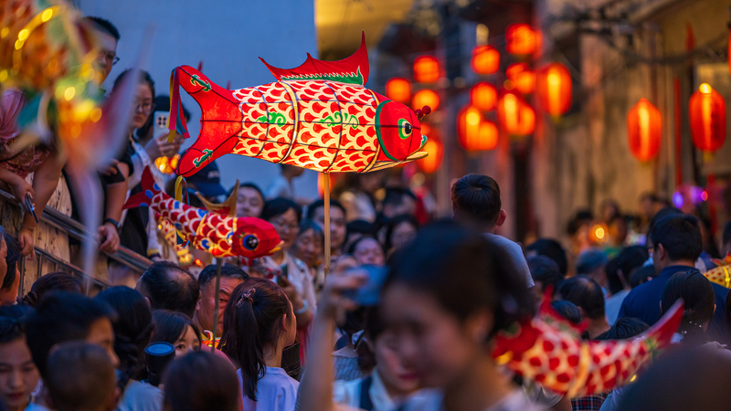 Domestic_Demand_Boosts_China_s_Economic_Resilience