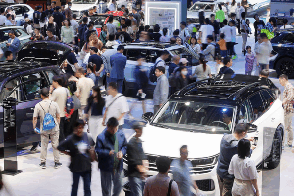 EV Surge Drives Chinese Mainland Auto Market Boom in April 2025 EV_Surge_Drives_Chinese_Mainland_Auto_Market_Boom_in_April_2025