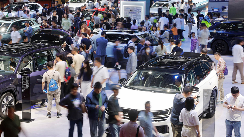 EV_Surge_Drives_Chinese_Mainland_Auto_Market_Boom_in_April_2025
