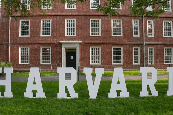 Harvard in Trump’s Culture War: A Modern Battleground Harvard_in_Trump_s_Culture_War__A_Modern_Battleground