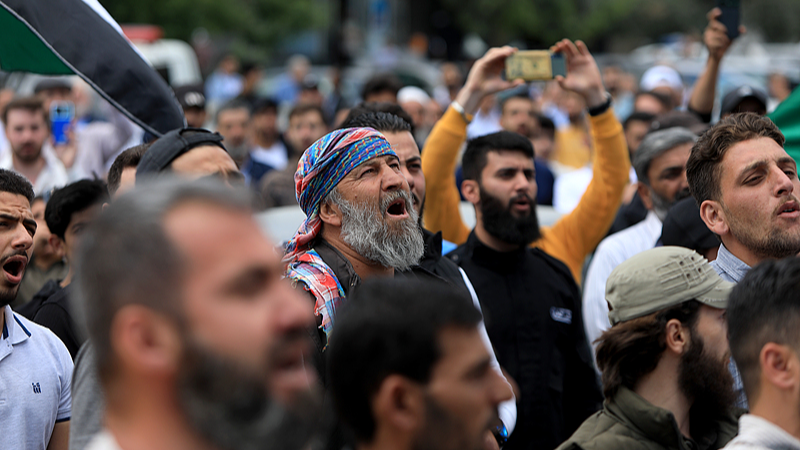 Israel_Deploys_Forces_in_Southern_Syria_Amid_Intense_Airstrikes