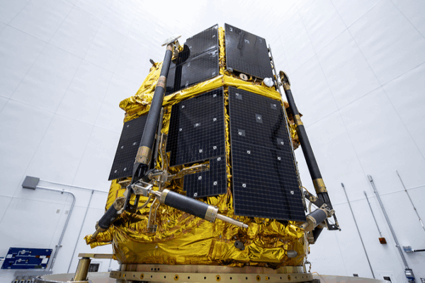 Japanese Lander Enters Lunar Orbit: Countdown to June Touchdown! Japanese_Lander_Enters_Lunar_Orbit__Countdown_to_June_Touchdown_