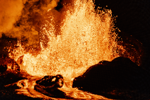 Kilauea Volcano Erupts: Lava Fountains Reach 1,000 Feet Kilauea_Volcano_Erupts__Lava_Fountains_Reach_1_000_Feet video poster