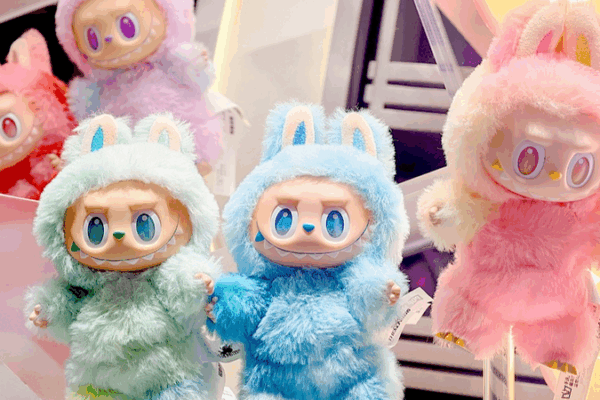 Labubu: The Fanged Plush Toy Redefining Cool Labubu__The_Fanged_Plush_Toy_Redefining_Cool