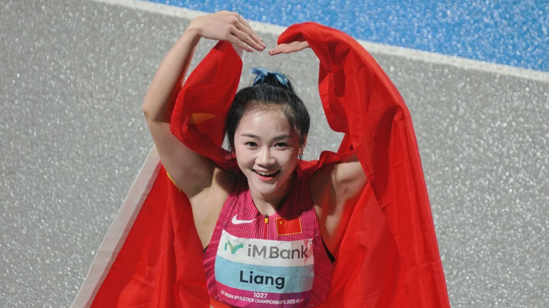 Liang Xiaojing Dominates Women’s 100m at Asian Champs Liang_Xiaojing_Dominates_Women_s_100m_at_Asian_Champs