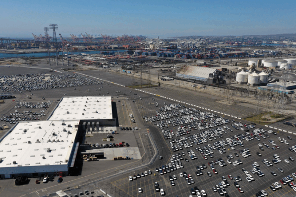 Protectionism_s_Pitfall__Tariffs_That_Backfire