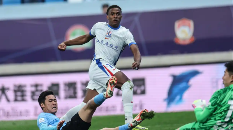 Shanghai Shenhua Cruises Past Dalian Yingbo 3-0 Shanghai_Shenhua_Cruises_Past_Dalian_Yingbo_3_0