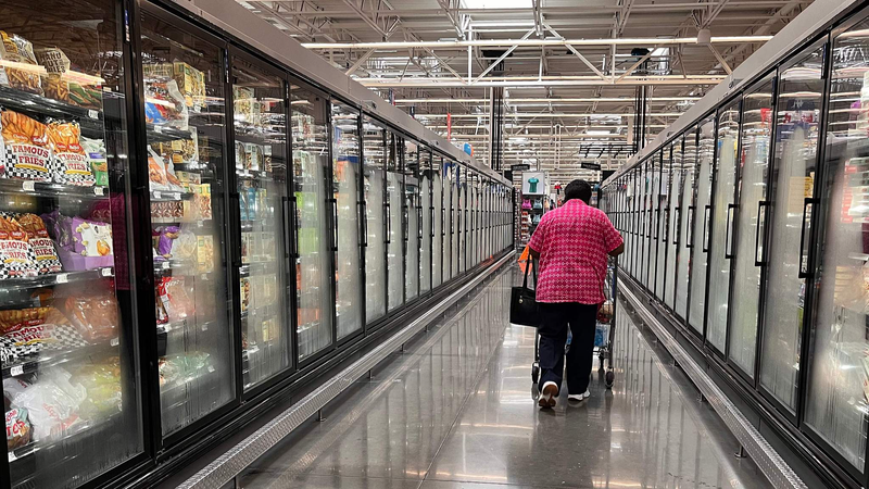 Tariffs Squeeze US Retailers Amid Economic Pressures Tariffs_Squeeze_US_Retailers_Amid_Economic_Pressures