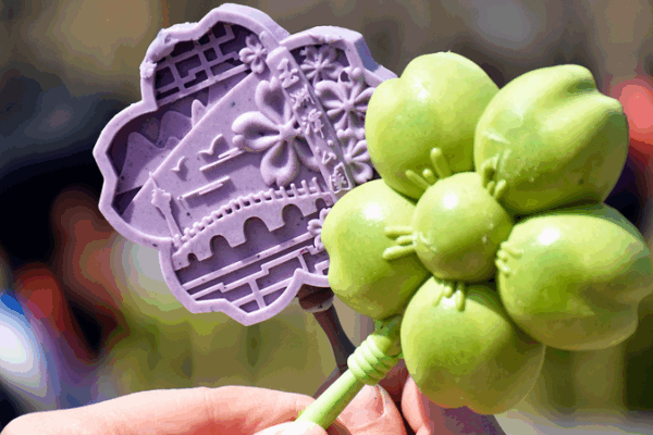 Taste of Heritage: Cultural Ice Cream Bars on China Tourism Day Taste_of_Heritage__Cultural_Ice_Cream_Bars_on_China_Tourism_Day