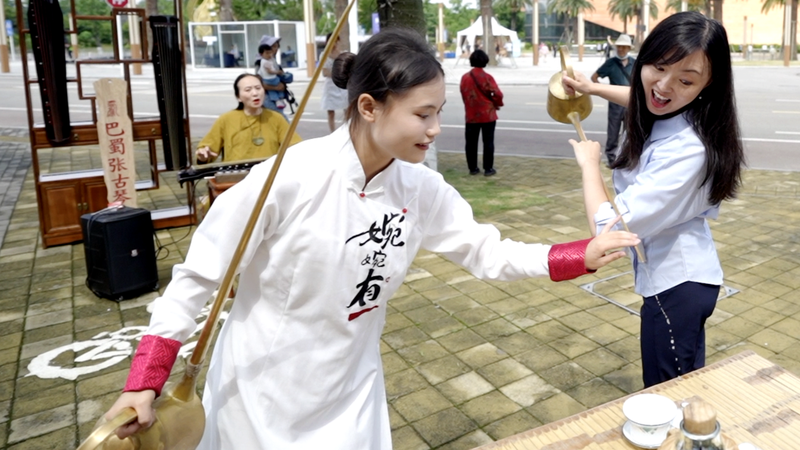 Tech___Tradition__China_s_Tea_Culture_Revolution_poster - News for amigos, by amigos Tech___Tradition__China_s_Tea_Culture_Revolution video poster