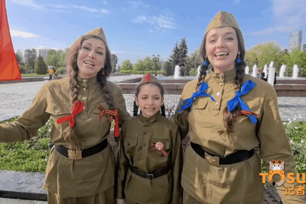 Three-Generation Family Sings ‘Katyusha’ in Moscow Tribute Three_Generation_Family_Sings__Katyusha__in_Moscow_Tribute video poster