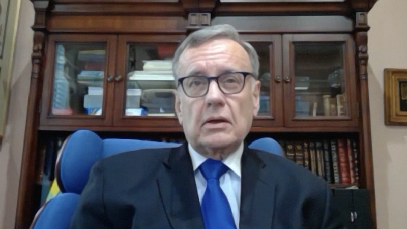 US_Automakers_Face_Dramatic_Impact_Amid_New_Tariffs video poster