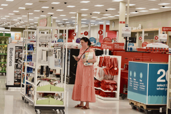 U.S. Economy Shrinks in Q1 Amid Tariff Tensions U_S__Economy_Shrinks_in_Q1_Amid_Tariff_Tensions