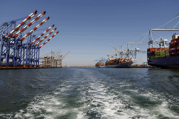 U.S. Trade Court Blocks Trump’s Tariffs: New Legal Battle Ahead U_S__Trade_Court_Blocks_Trump_s_Tariffs__New_Legal_Battle_Ahead